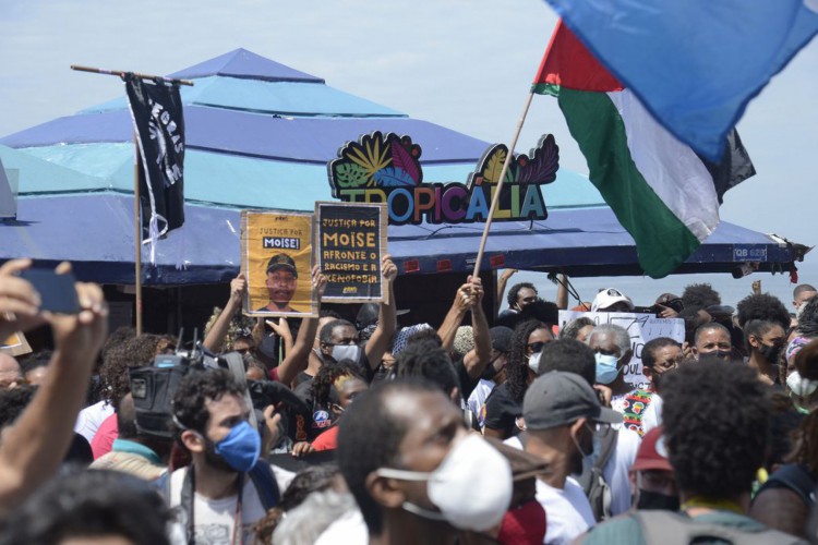 Rio terá quiosque para família de congolês morto na Barra