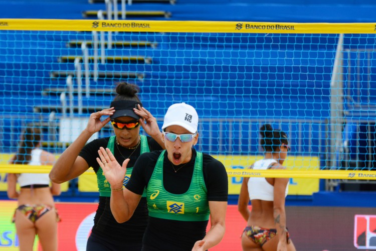 Taiana e Hegê conquistaram o título do Aberto da 3ª etapa do Circuito Nacional, em Itapema/SC