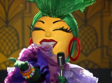 Hoje, 10 de abril (10/04) jurados tentam descobrir quem é a Abacaxi no The Masked Singer Brasil. Vote na enquete e veja os palpites dos jurados 