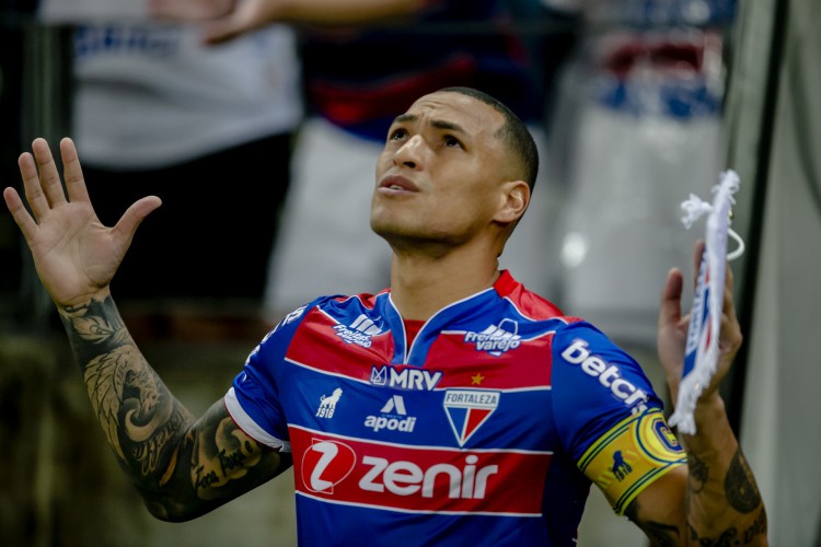 Zagueiro comentou que erros da arbitragem teriam sido decisivos na derrota do Leão para o Internacional, em Porto Alegre, pela 2ª rodada do Brasileirão