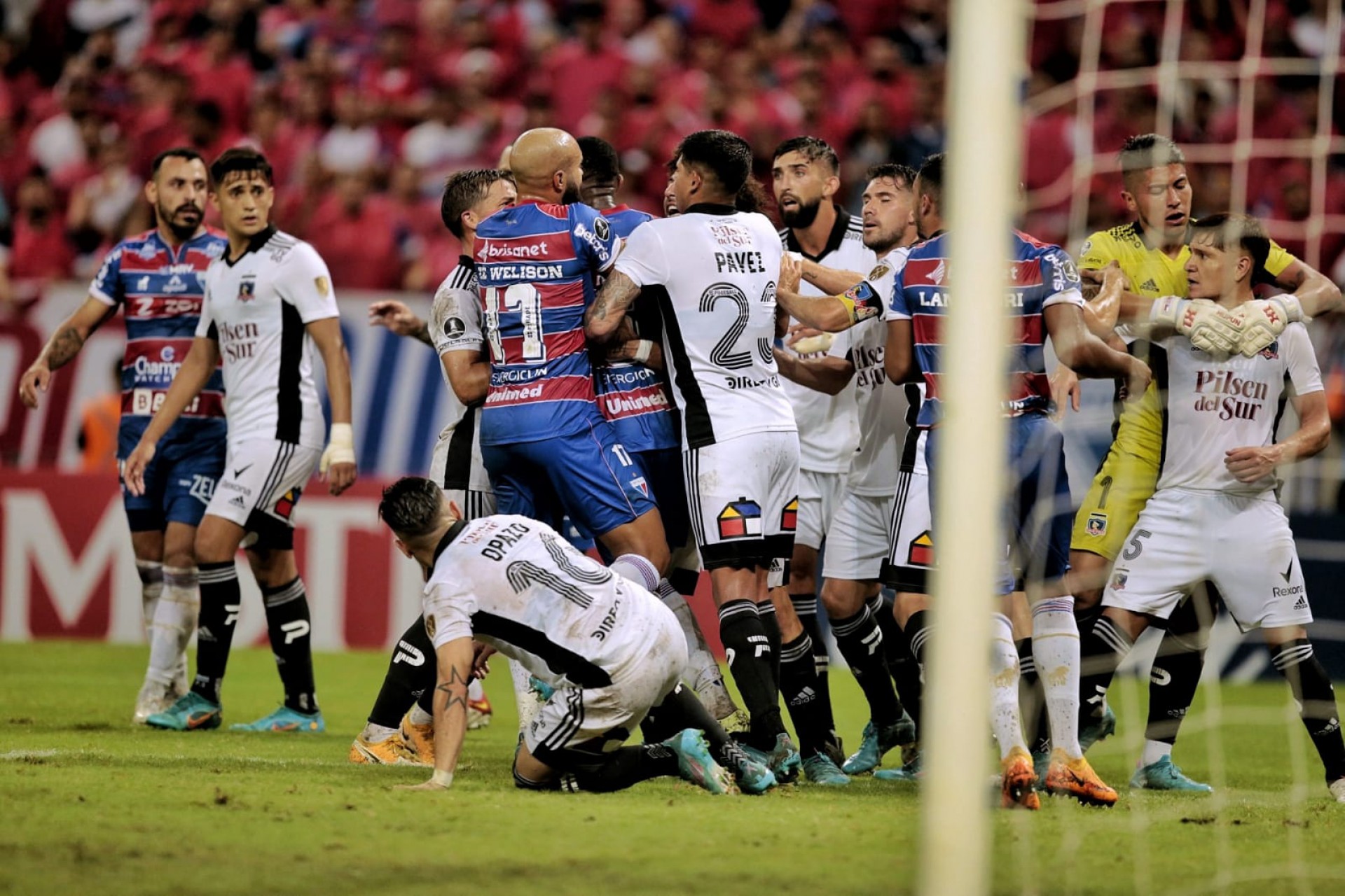 Fortaleza 1-2 Colo Colo: sobrou luta, faltou melhor atuação no primeiro tempo