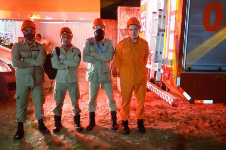 Homem cai em telhado de residência após ter crise convulsiva em Crateús