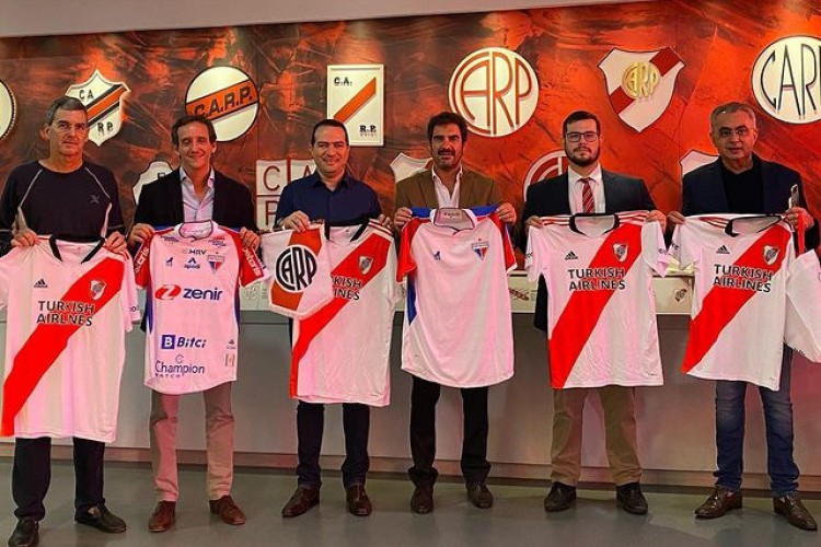 Dirigentes do Fortaleza visitaram sede do River Plate e trocaram experiências no futebol