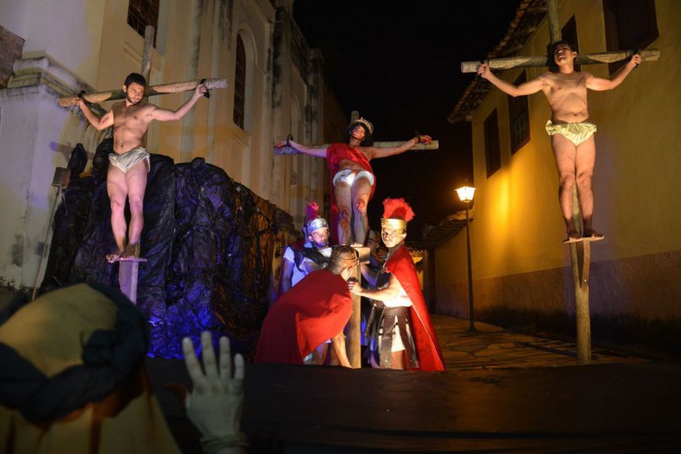 Cidade de Goiás (GO) - Encenação da via sacra de Jesus Cristo, durante a procissão do fogaréu na cidade de Goiás (Marcello Casal Jr/Agência Brasil)
