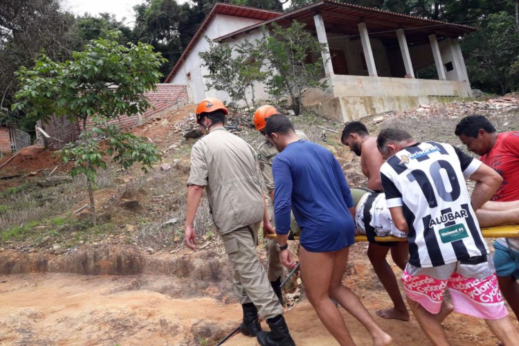 Homem foi levado a UPA acompanhado pela esposa