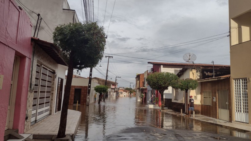 Precipitação de 200 milímetros de chuva gerou transtornos para os moradores do município(foto: Reprodução)