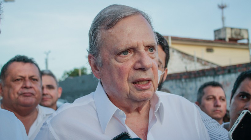 FORTALEZA, CEARÁ, 18-04-2022: Prefeito Sarto e Senador Tasso Jereissati visitam a Escola Municipal Maria de Lourdes Ribeiro Jereissati, para a assinatura de termo autorizando a realização de manutenção do espaço. (Foto: Fernanda Barros/ O Povo)(foto: FERNANDA BARROS)