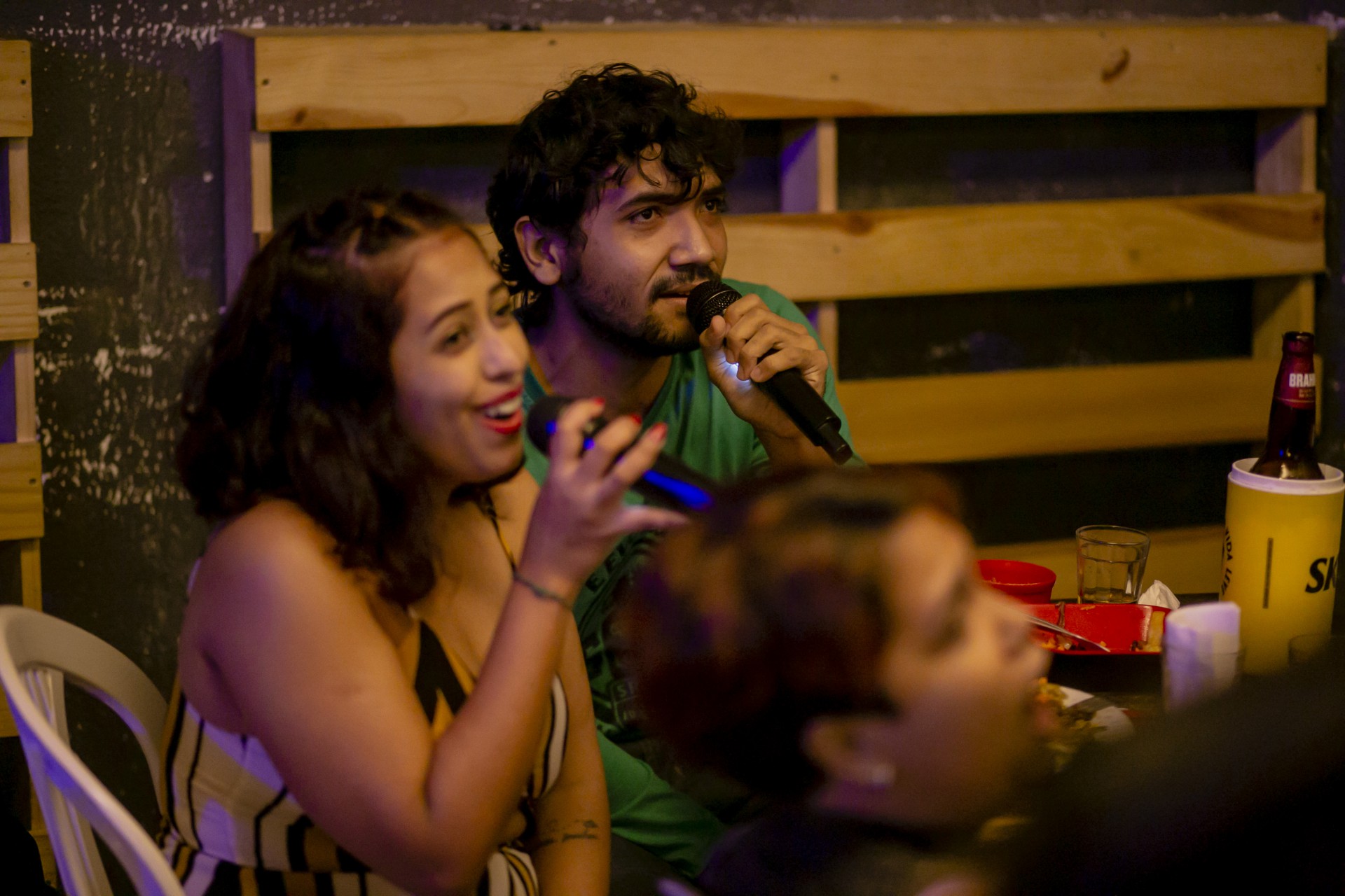 De Vóisse - Bar & Karaokê é dedicado ao serviço de karaokê para seus clientes e funciona de terça-feira a domingo (Foto: Aurelio Alves)