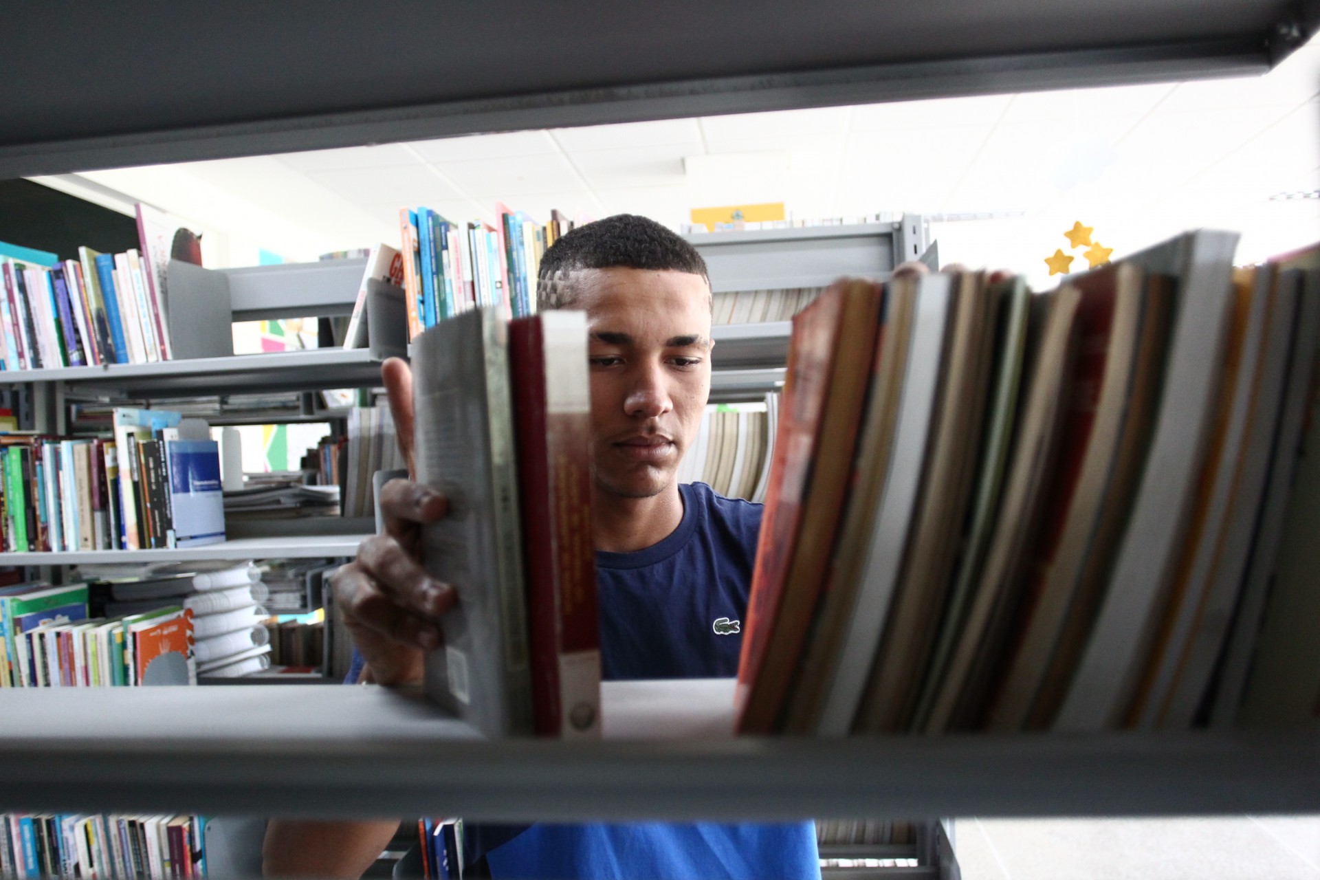 (Foto: Fábio Lima/ O POVO)Biblioteca do Cuca Jangurussu.