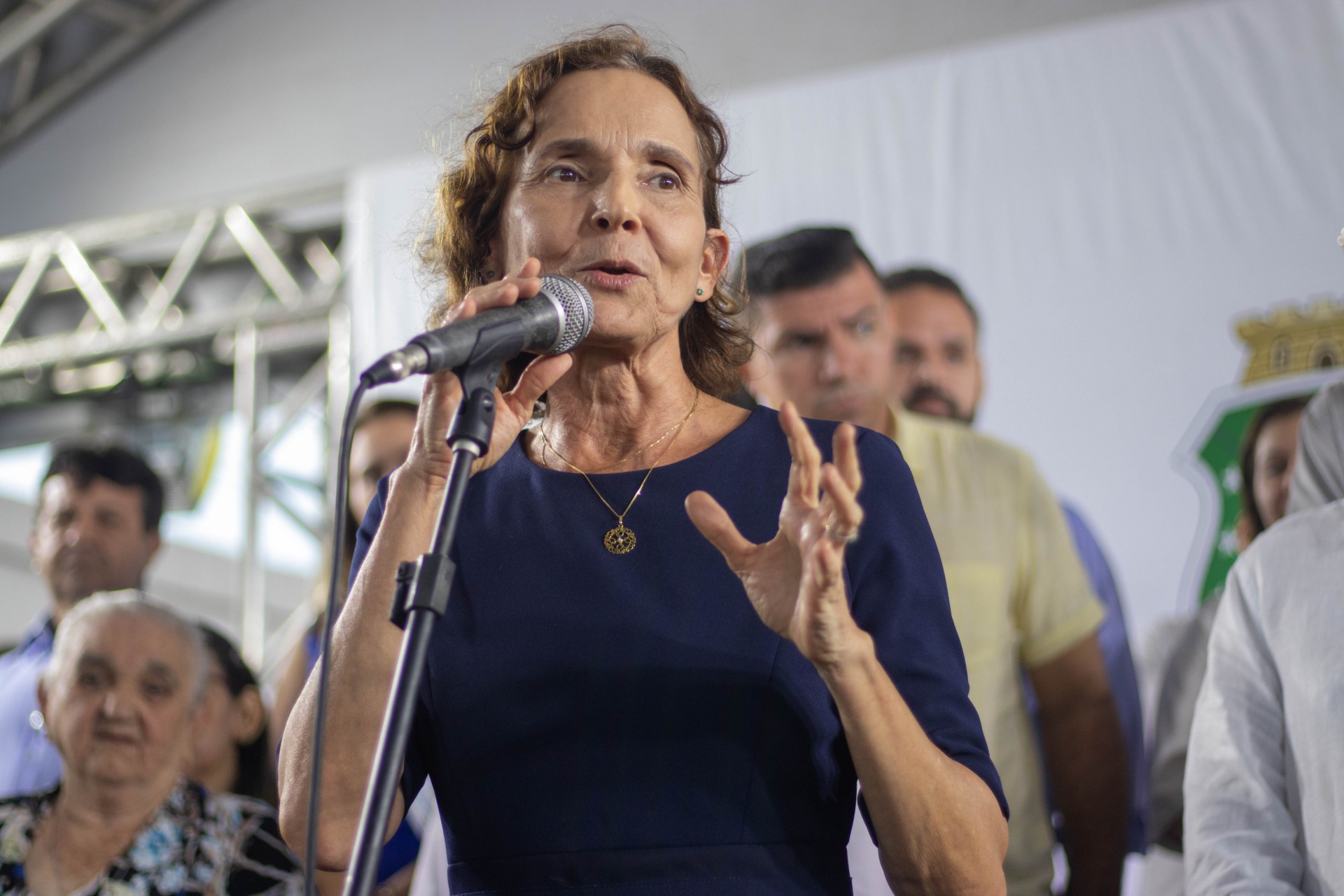  Governadora Izolda Cela revoga tarifa de contingência da conta de água (Foto: FERNANDA BARROS)