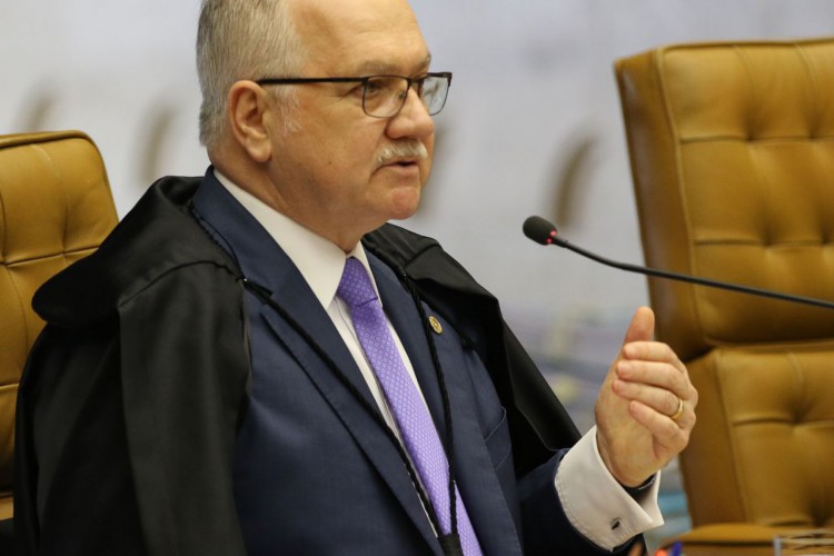 O ministro Edson Fachin, durante sessão do STF que retoma julgamento sobre o compartilhamento de dados bancários e fiscais.