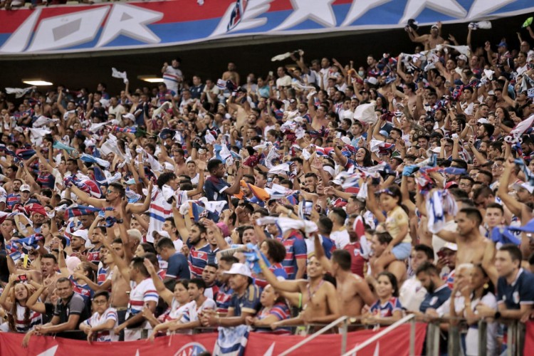 Torcida do Fortaleza tem público antecipado de 37 mil para jogo contra o Atlético-GO