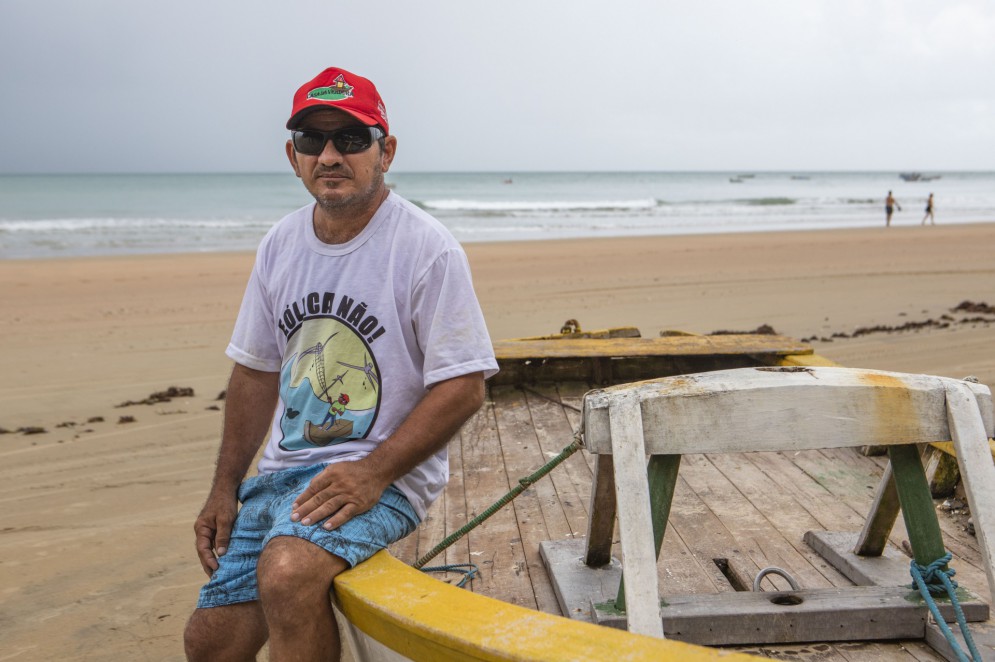 Mario Elder, pescador que indica os ponto de pesca tradicionais dentro do mar da região de Icaraí de Amontada(Foto: FCO FONTENELE)