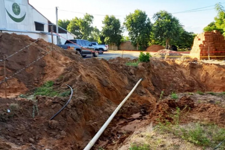 O local onde as crianças estavam desmoronou e todas acabaram soterradas