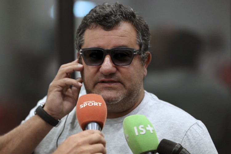 Raiola, que cresceu na Holanda, se estabeleceu como um dos agentes mais influentes do mundo