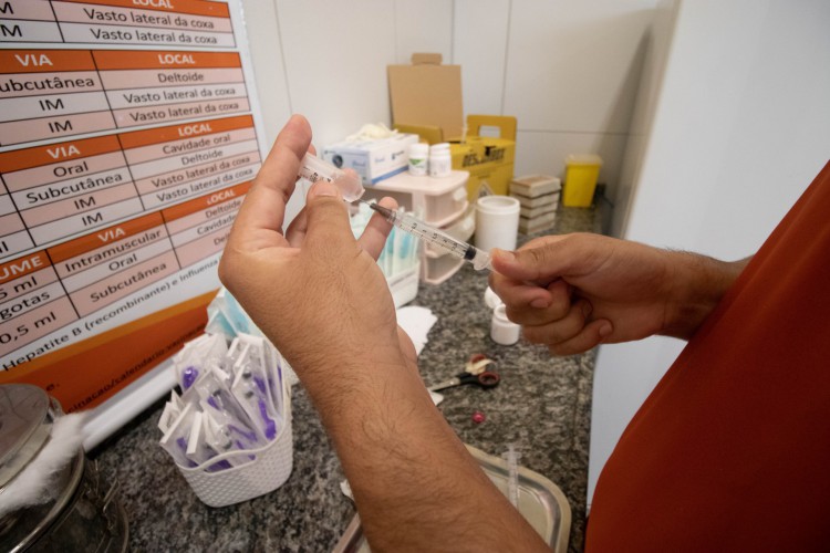 ￼VACINAÇÃO é a principal estratégia para barrar o sarampo