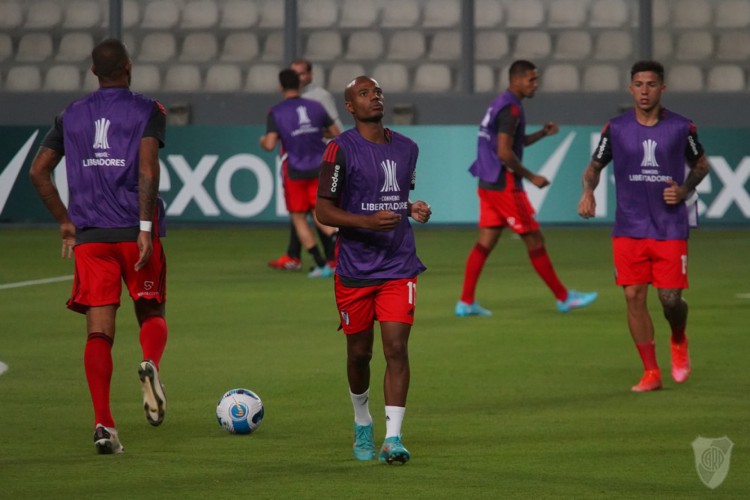 River Plate em aquecimento antes de jogo pela Copa Libertadores