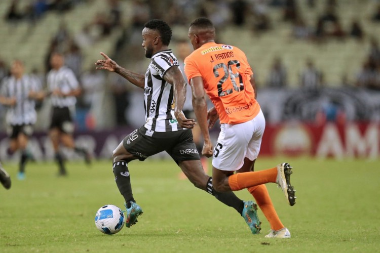 Mendonza abriu o placar contra o Deportivo La Guaira pela 4ª rodada da Copa Sul-Americana