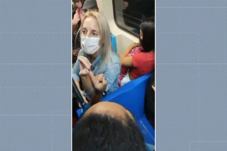 No metr&ocirc; de S&atilde;o Paulo (SP), mulher branca fez coment&aacute;rios sobre cabelo de passageira negra que estava ao seu lado