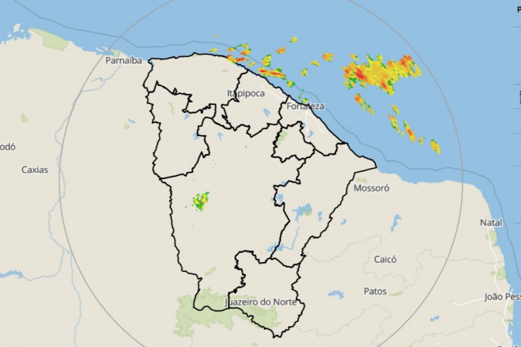 Dados de radar mostram precipitação mais intensa, ao longo da madrugada, na área de oceano próxima à costa do Estado; vento pode levar chuvas a parte do litoral do Ceará ainda durante a manhã