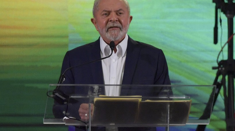 O ex-presidente Luiz Inácio Lula da Silva discursa durante o lançamento de sua campanha para as...