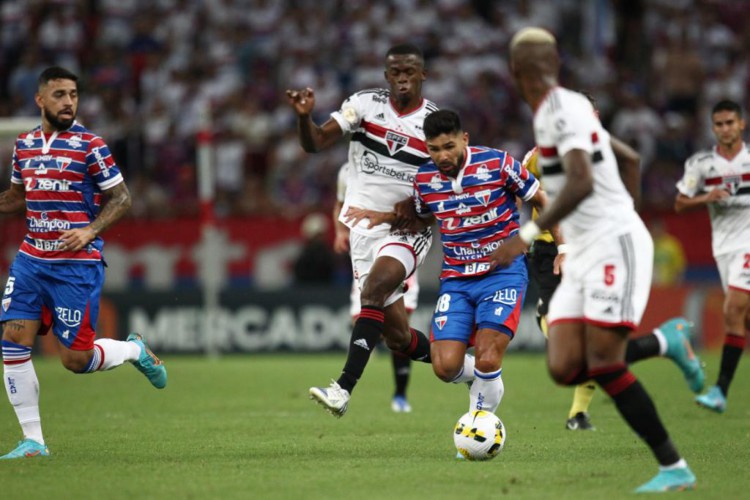Fortaleza e S&atilde;o Paulo em jogo pela S&eacute;rie A do Brasileir&atilde;o, na Arena Castel&atilde;o