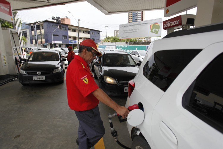 posto de combust&iacute;veis na rua Felino Barroso, em Fortaleza