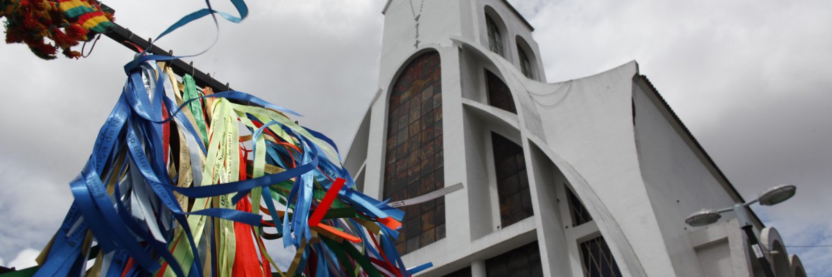 FORTALEZA,CE, BRASIL, 12.05.2022: Preparativos para a festa de Nossa Senhora de Fátima presencial após 2 anos.  Igreja de Fátima, Av. 13 de maio.  (Fotos: Fabio Lima/O POVO).