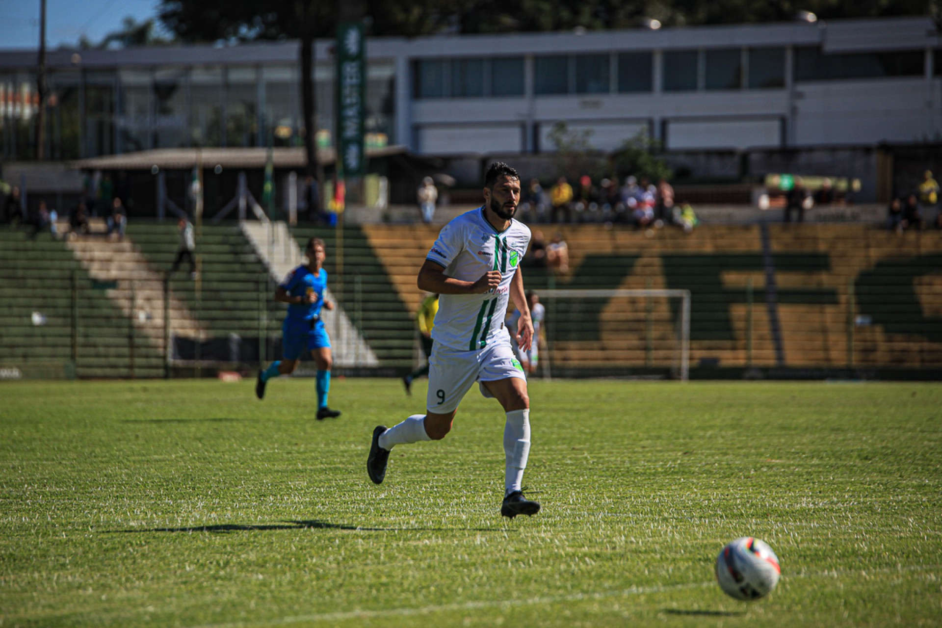 Atacante Flávio Torres é uma das esperanças de gol do Verdão (Foto: Ronaldo Oliveira/ASCOM Floresta EC)