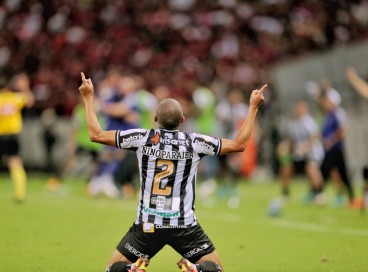 Nino Paraíba foi o autor do gol de empate contra o Flamengo nos acréscimos da partida 