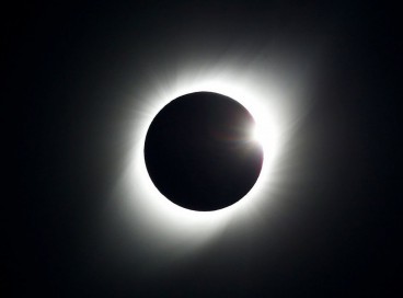 Um eclipse solar é observado em Coquimbo, Chile, em 2 de julho de 2019 