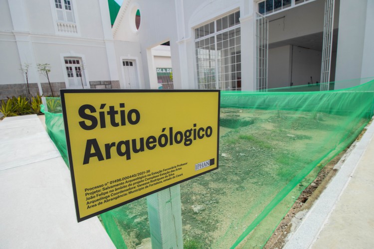 Resquícios do antigo trilho da primeira estação de trem, que agora é ocupada pelo complexo cultural Estação das Artes