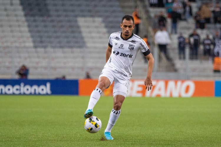 Atacante Lima &eacute; titular do Cear&aacute; diante do Atl&eacute;tico-GO 