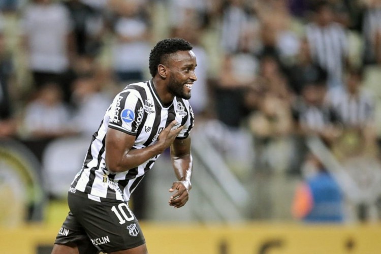 Mendoza foi autor de um dos gols do Ceará na goleada por 6 a 0 diante do General Caballero, pel Copa Sul-Americana. 