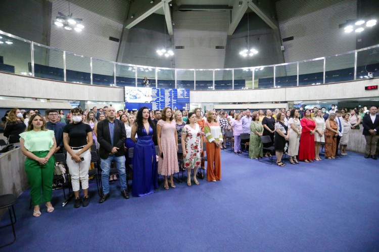 Profissionais da enfermagem foram homenageados durante solenidade na Assembleia Legislativa 