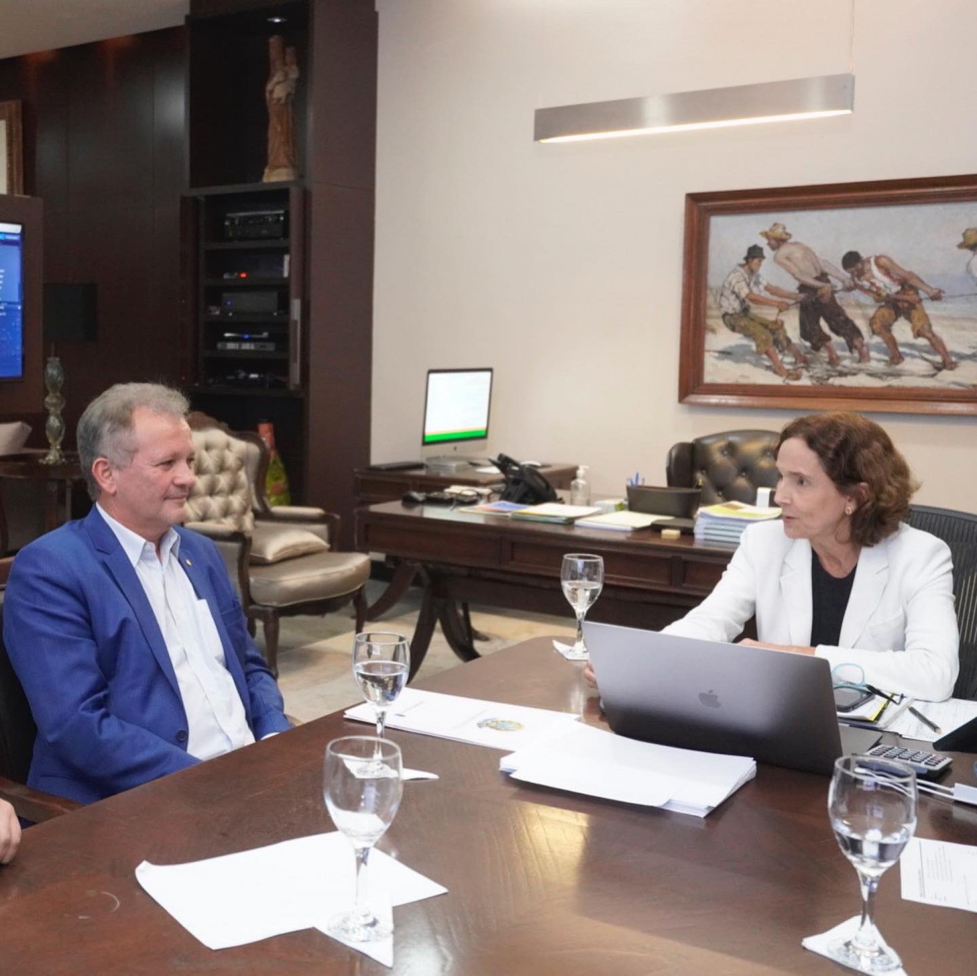 Governadora Izolda Cela em reunião com o presidente do PDT-Ceará, deputado federal André Figueiredo 