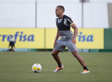 Lateral-esquerdo Bruno Pacheco em treino do Ceará no CT do Palmeiras, em São Paulo 