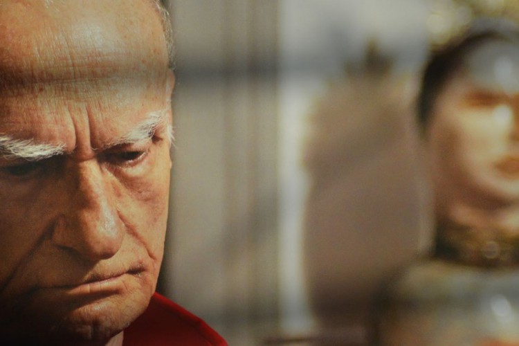 Brasília - O escritor paraibano Ariano Suassuna rodará o Brasil com o projeto Arte como Missão, em que contará uma série de histórias e irá transportar o público para um Brasil mais simples, intacto, além de uma exposição fotográfica sobre sua vida