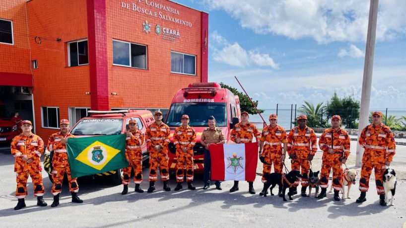 Força-tarefa com bombeiros do Ceará foi enviado ao estado do Pernambuco nesta terça-feira, 31(foto: Divulgação SSPDS)