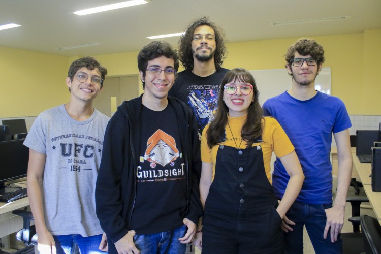 Após estudar no Sebrae sobre games, Daniel Portela montou uma equipe que desenvolve jogos(Foto: Samuel Setubal/ Especial para O Povo)
