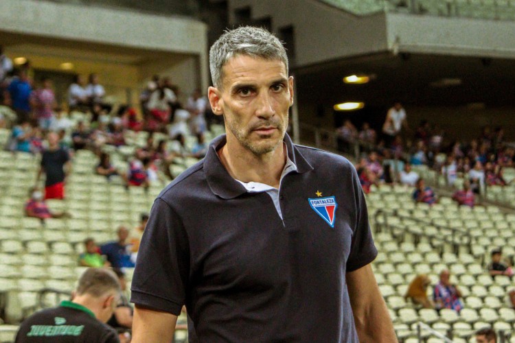 Técnico Juan Pablo Vojvoda no jogo Fortaleza x Juventude, na Arena Castelão, pelo Campeonato Brasileiro Série A