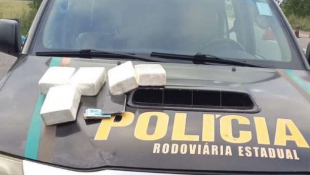 Apreensão de cocaína dentro de ambulância em Iguatu 