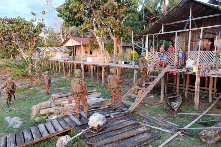 Equipe que busca jornalista Dom Philipps e indigenista Bruno Pereira, desaparecidos na Amazônia