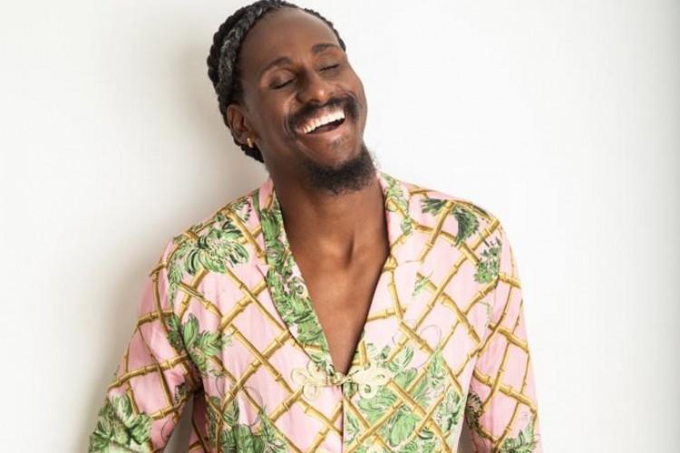 Além de ator e modelo, Demerson D'alvaro coordena um projeto social