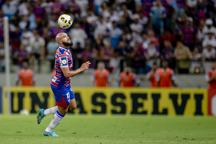 FORTALEZA, CE, BRASIL, 12-06.2022: Ze Welison. Fortaleza x Athletico Paranaense, pelo Campeonato Brasileiro Serie A, Arena Castelão. em epoca de COVID-19. (Foto:Aurelio Alves/ Jornal O POVO)