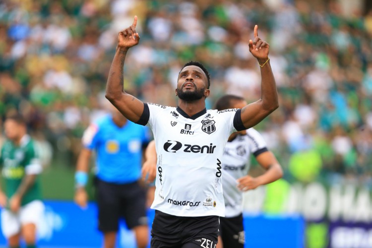 Ceará conquisotu mais um ponto diante do Goiás, na tarde deste domingo, 12