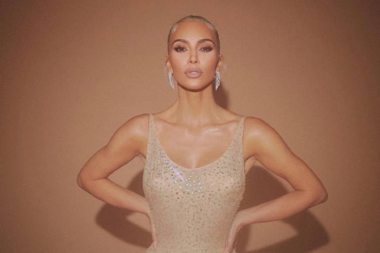 Vestido de Marilyn Monroe, usado por Kim Kardashian, aparece danificado