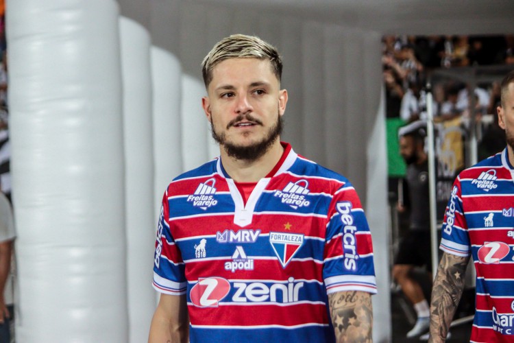 Lucas Crispim retorna aos treinos com o Fortaleza nesta terça-feira, 21