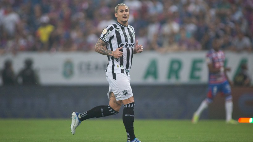 Meia Vina no Clássico-Rei entre Fortaleza x Ceará, na Arena Castelão, pelo Campeonato Brasileiro Série A