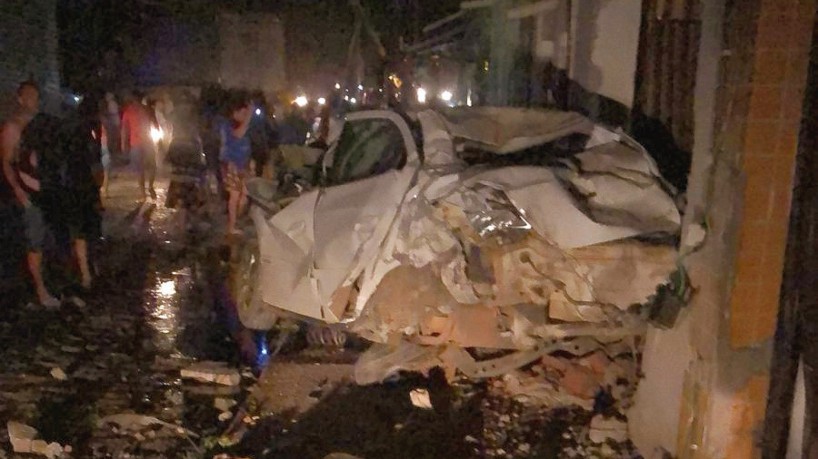 UM DOS veículos atingidos em acidente no Crato(foto: Reprodução/Whatsapp)